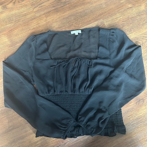 NWOT Nine Britton Willow Sheer Sleeve Smocked Blouse - Picture 4 of 6